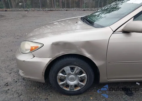 2004 Toyota Camry Le z USA, uszkodzony, nr VIN 4T1BE32K84U906837